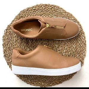 Vionic splendid Ellis leather slip on sneakers NEW